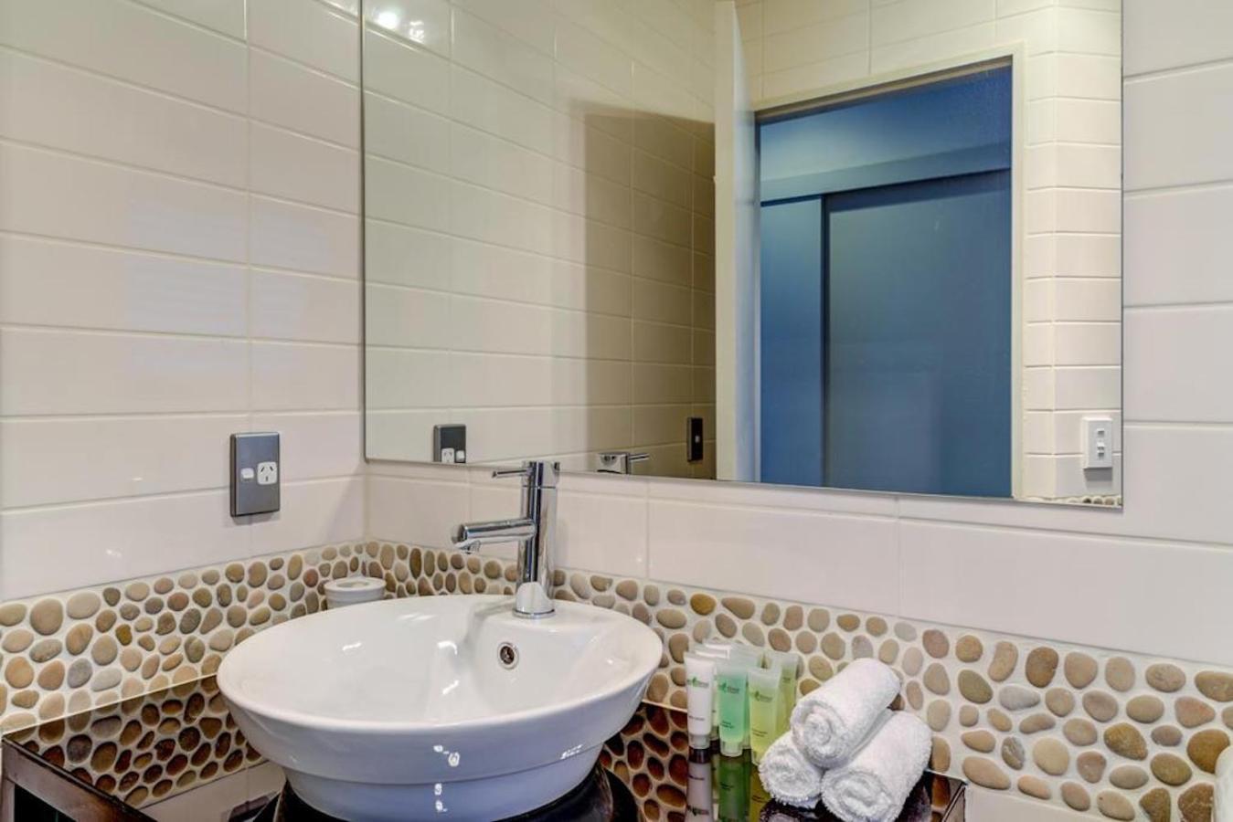 Lakefront Luxury Penthouse Central Queenstown Exterior foto